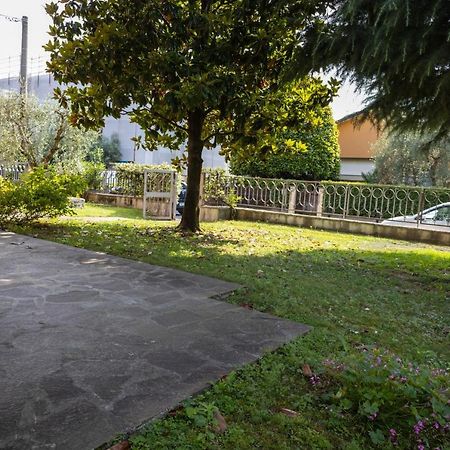 Casa Mercedes Βίλα Ντεζεντσάνο ντελ Γκάρντα Εξωτερικό φωτογραφία
