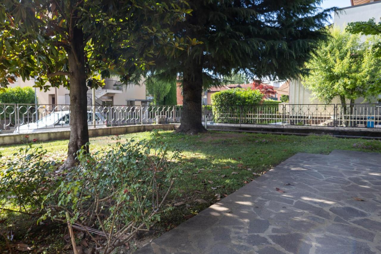 Casa Mercedes Βίλα Ντεζεντσάνο ντελ Γκάρντα Εξωτερικό φωτογραφία